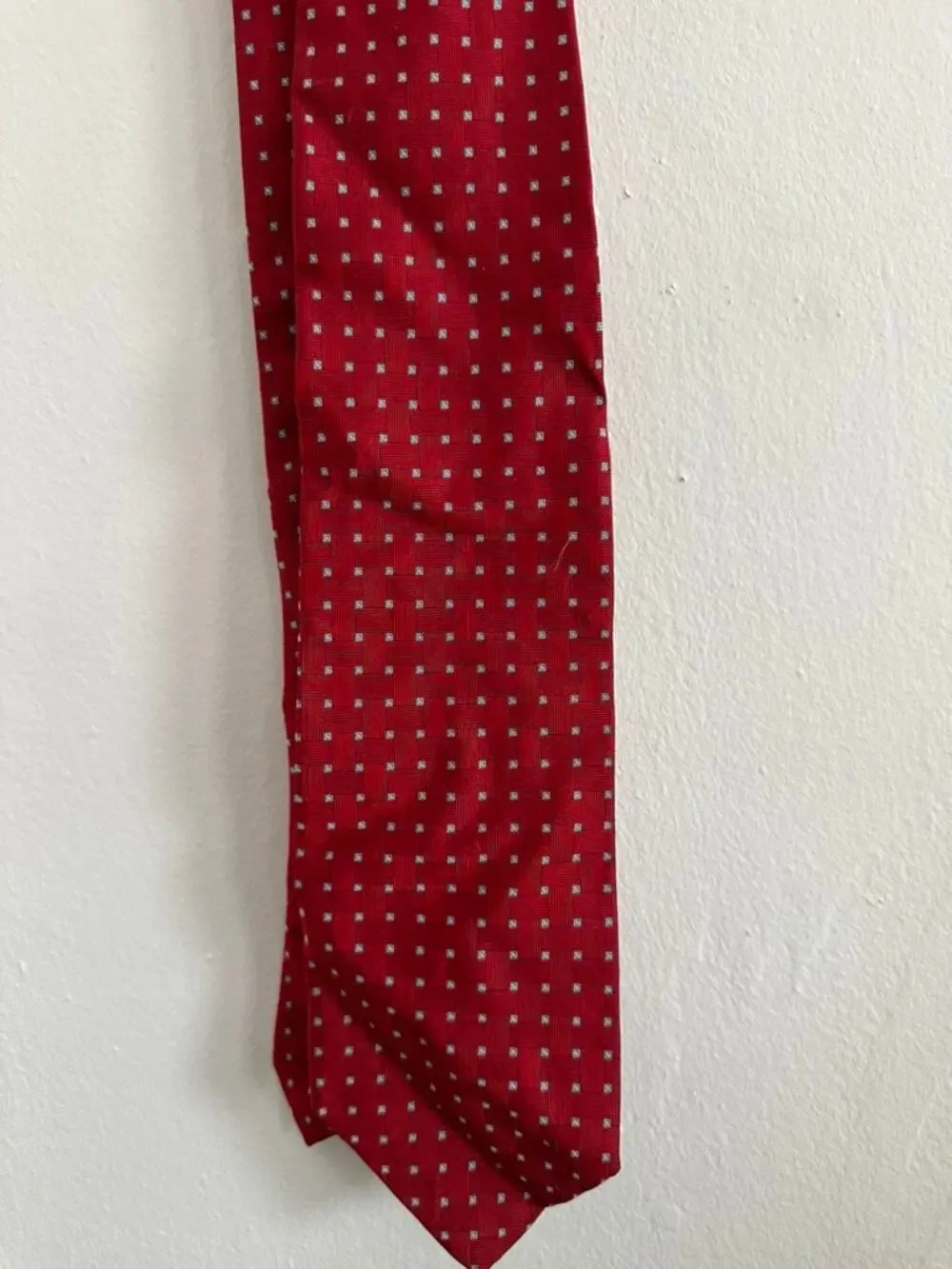 Brooks Brothers 346 Men's Red Silk Neck Tie